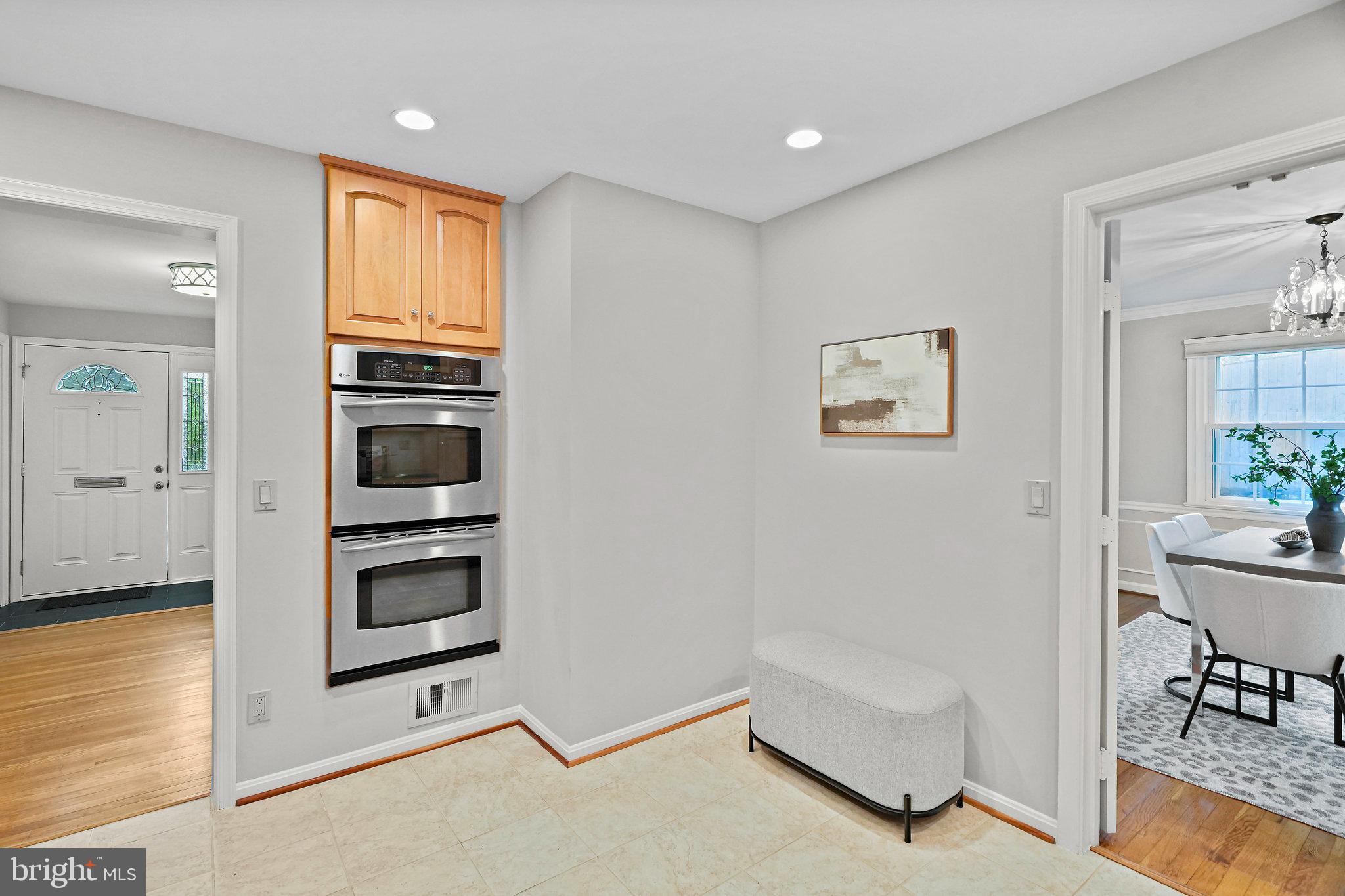 BEVERLY HILLS - Residential