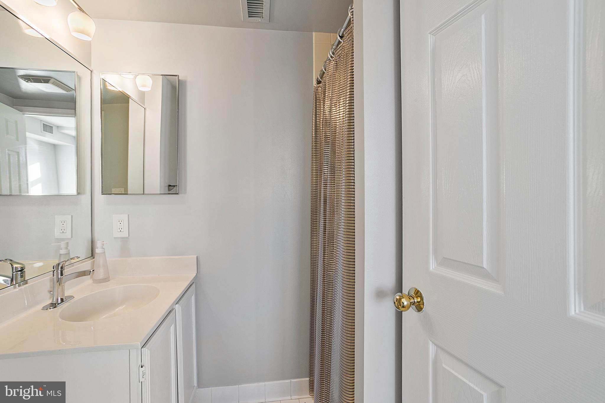 CHARLESTON CONDO - Residential Lease