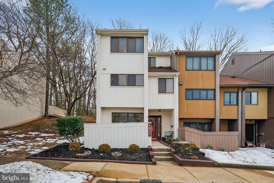 Welcome to 1817 Old Post Terrace, situated in the desirable Rippon Landing community in the heart of Woodbridge. This prime location offers convenient access to shopping and dining at Stonebridge, as well as Neabsco Park, which is ideal for outdoor enthusiasts. Commuters will appreciate the easy access to I-95.
This end-unit townhouse features four spacious bedrooms and three full bathrooms. Upon entering the first level, you will find a bedroom with new carpeting, a full bathroom, and a storage area with laundry facilities. The main level, which boasts luxury vinyl plank flooring throughout, includes the dining area, kitchen, and living space, and half bath. The updated kitchen is equipped with quartz countertops and stainless steel appliances, including a Samsung microwave and oven, both replaced within the last two years. Adjacent to the kitchen is a cozy breakfast nook, perfect for enjoying your morning coffee. Ample windows on this floor provide abundant natural light. On the third floor, you will find three additional bedrooms and two full bathrooms. The primary bedroom features an en suite bathroom, while the second bedroom has newly updated luxury vinyl plank flooring. Step outside to your fenced backyard, which includes a newly constructed deck, lush grass, and a storage shed. The front landscaping has been refreshed with evergreen shrubs. The interior of the home was freshly painted two years ago, and the stairs have been upgraded from carpet to hardwood.
The community offers a wealth of amenities, including a pool, walking paths, playgrounds, and basketball and tennis courts. Don't miss the opportunity to own this exceptional property in Woodbridge!