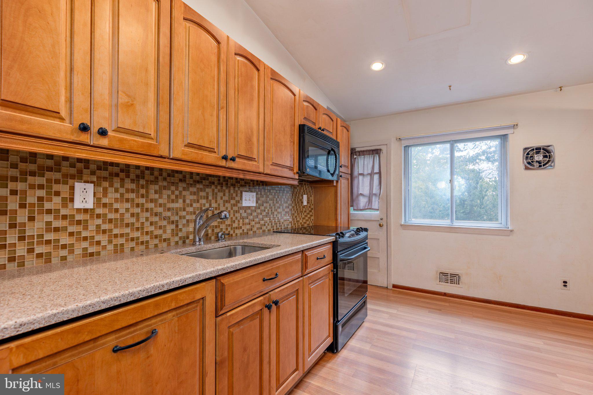 3603 LAGUNA COURT