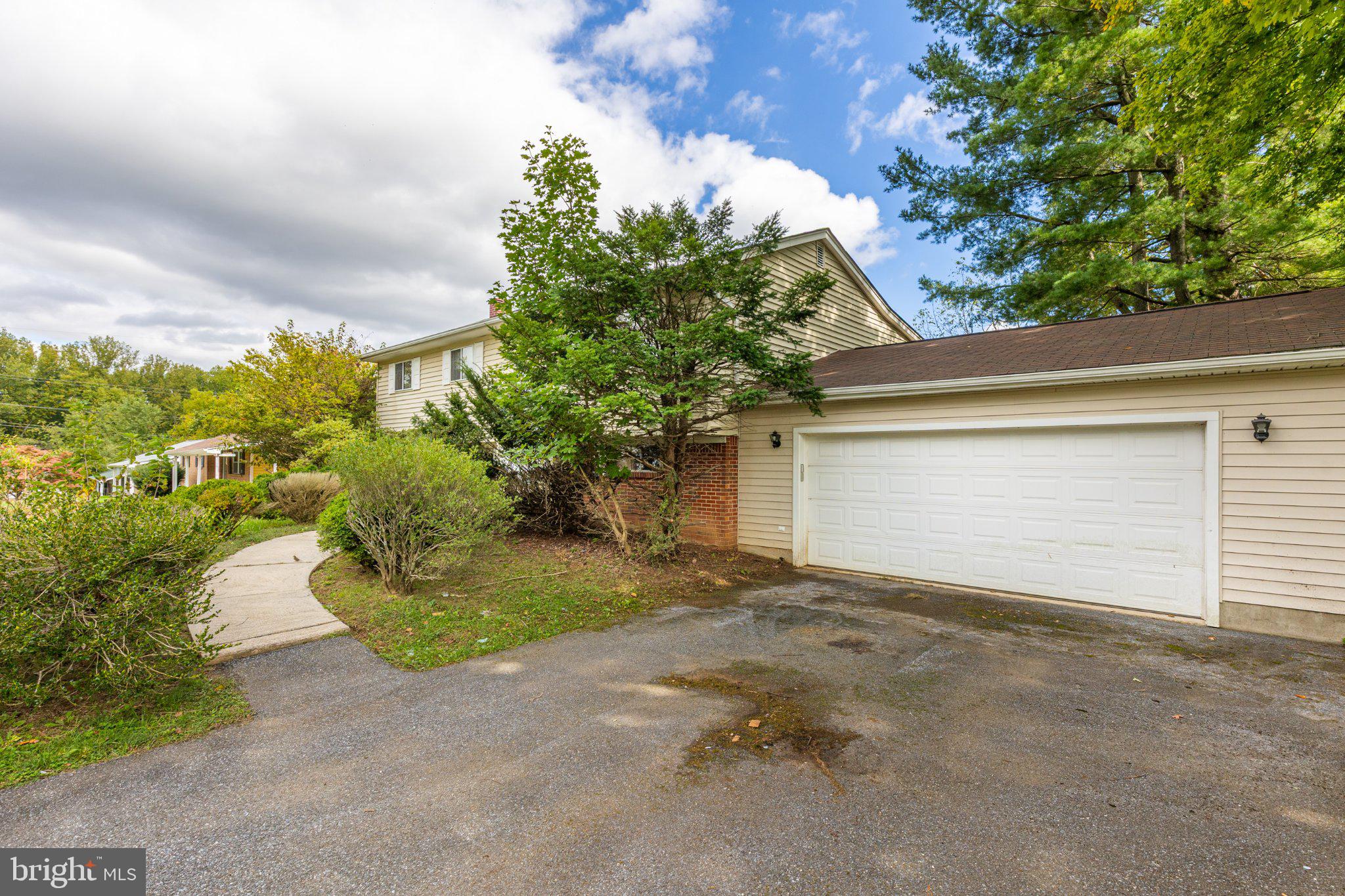 3603 LAGUNA COURT
