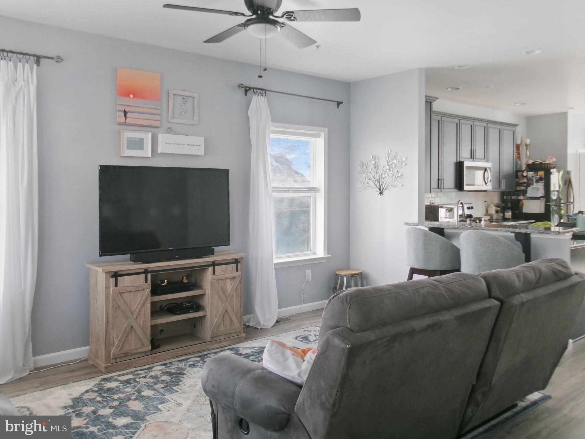 2212 BRENTFORD STREET