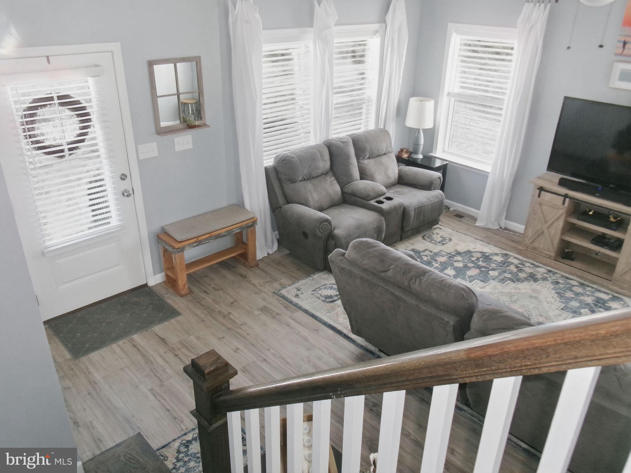 2212 BRENTFORD STREET