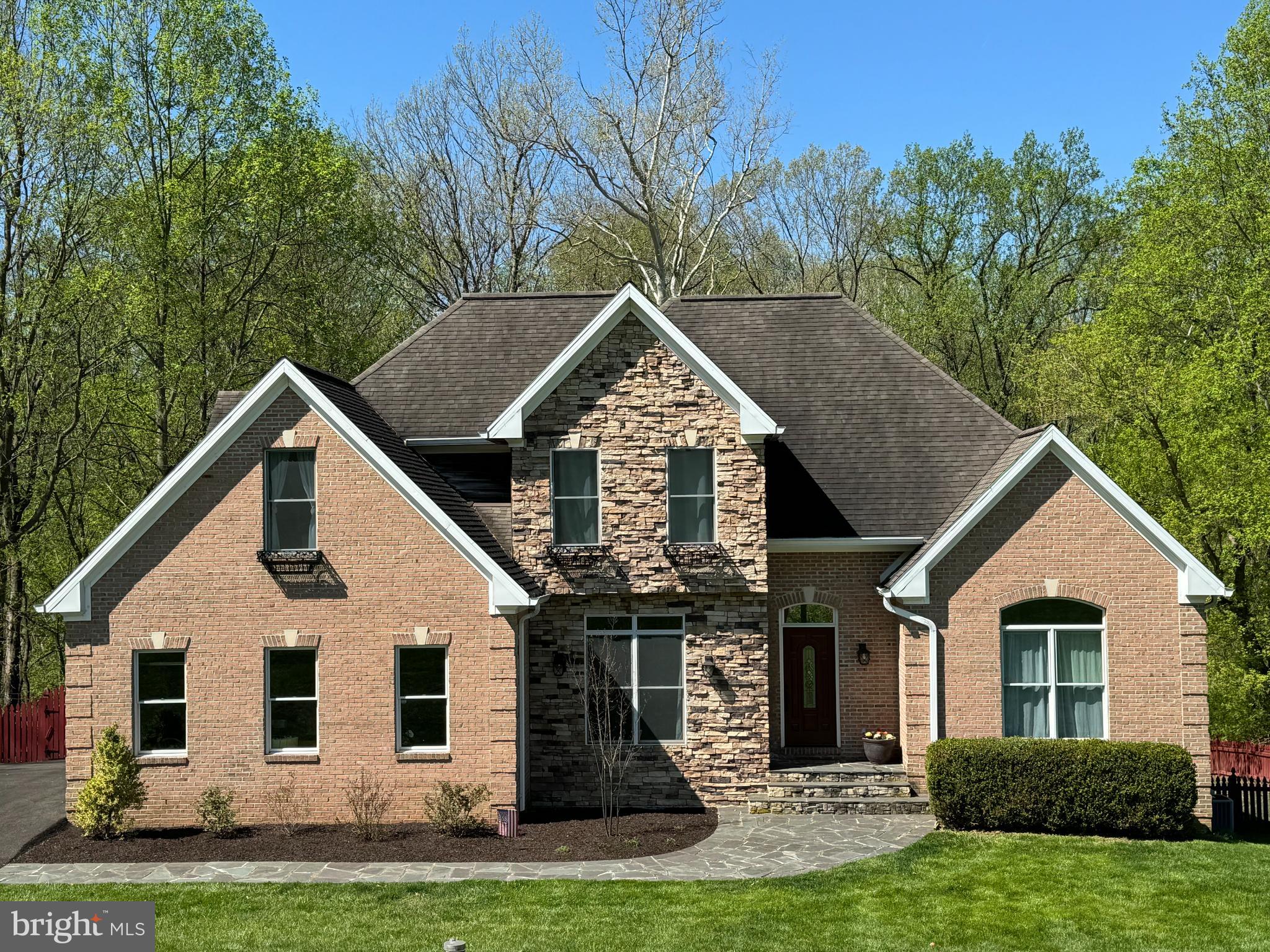 WHITE OAKS - Residential