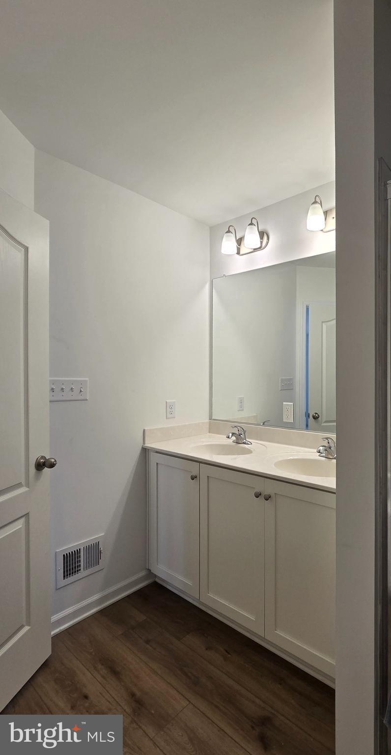 ARCHERS ROCK - Residential Lease