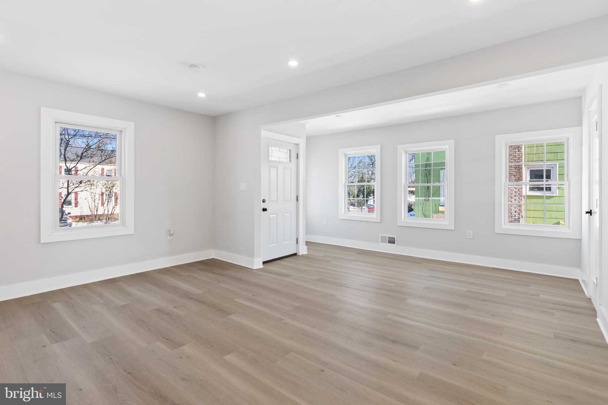 LANDOVER HILLS - Residential