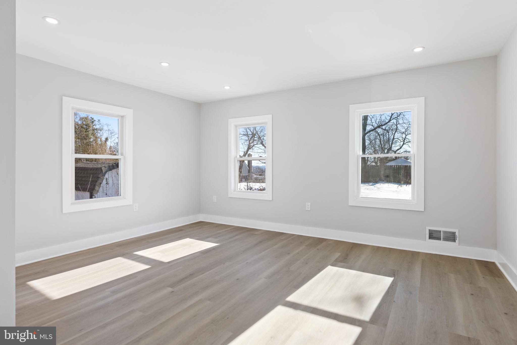 LANDOVER HILLS - Residential