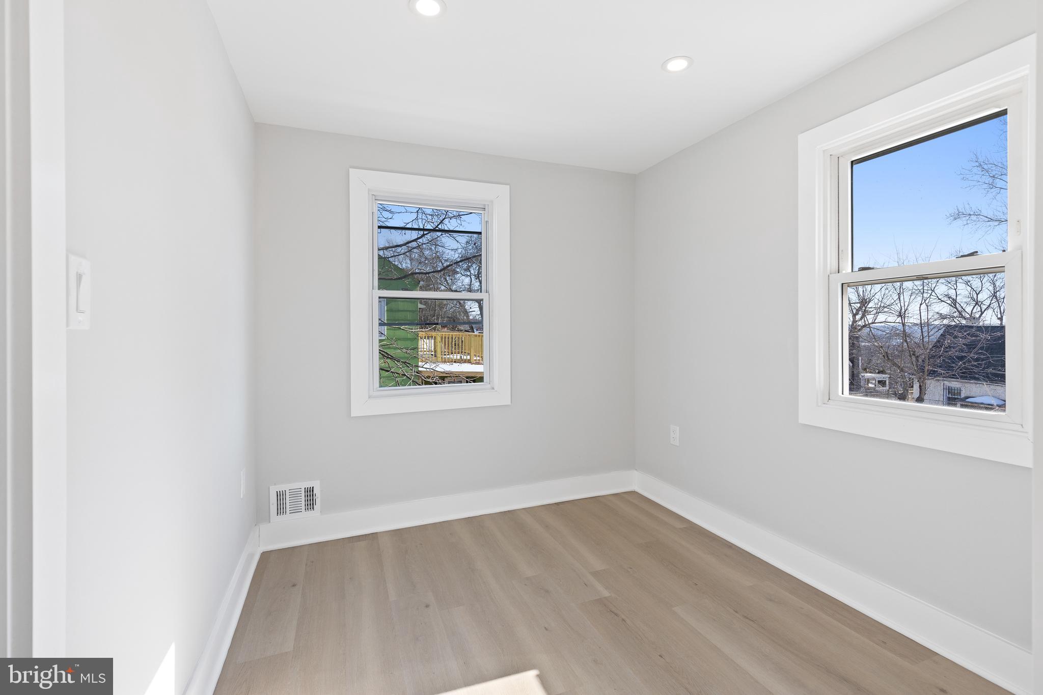 LANDOVER HILLS - Residential