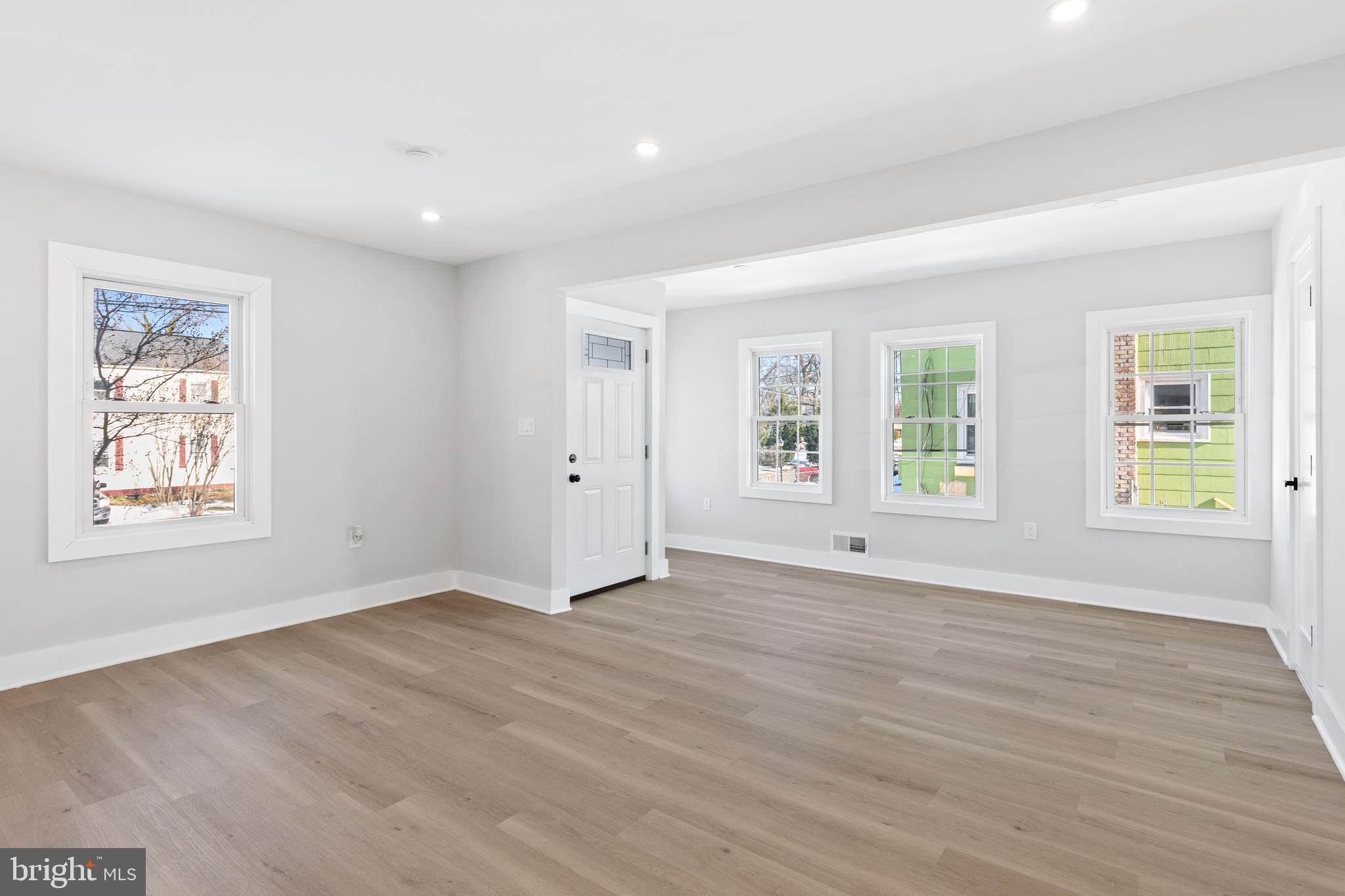 LANDOVER HILLS - Residential