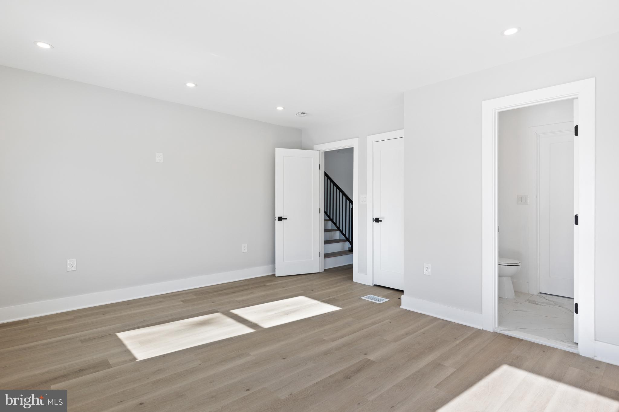 LANDOVER HILLS - Residential