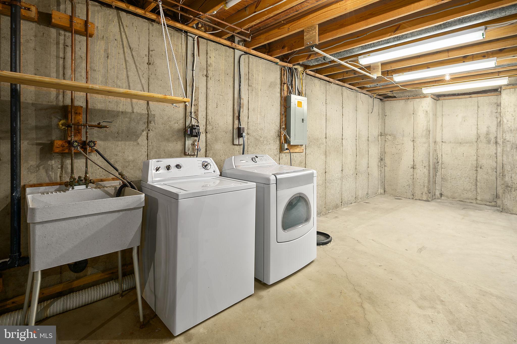 NEWINGTON FOREST - Residential