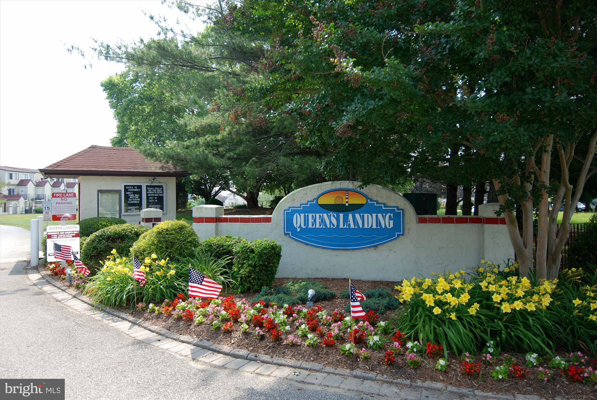 QUEENS LANDING - Residential