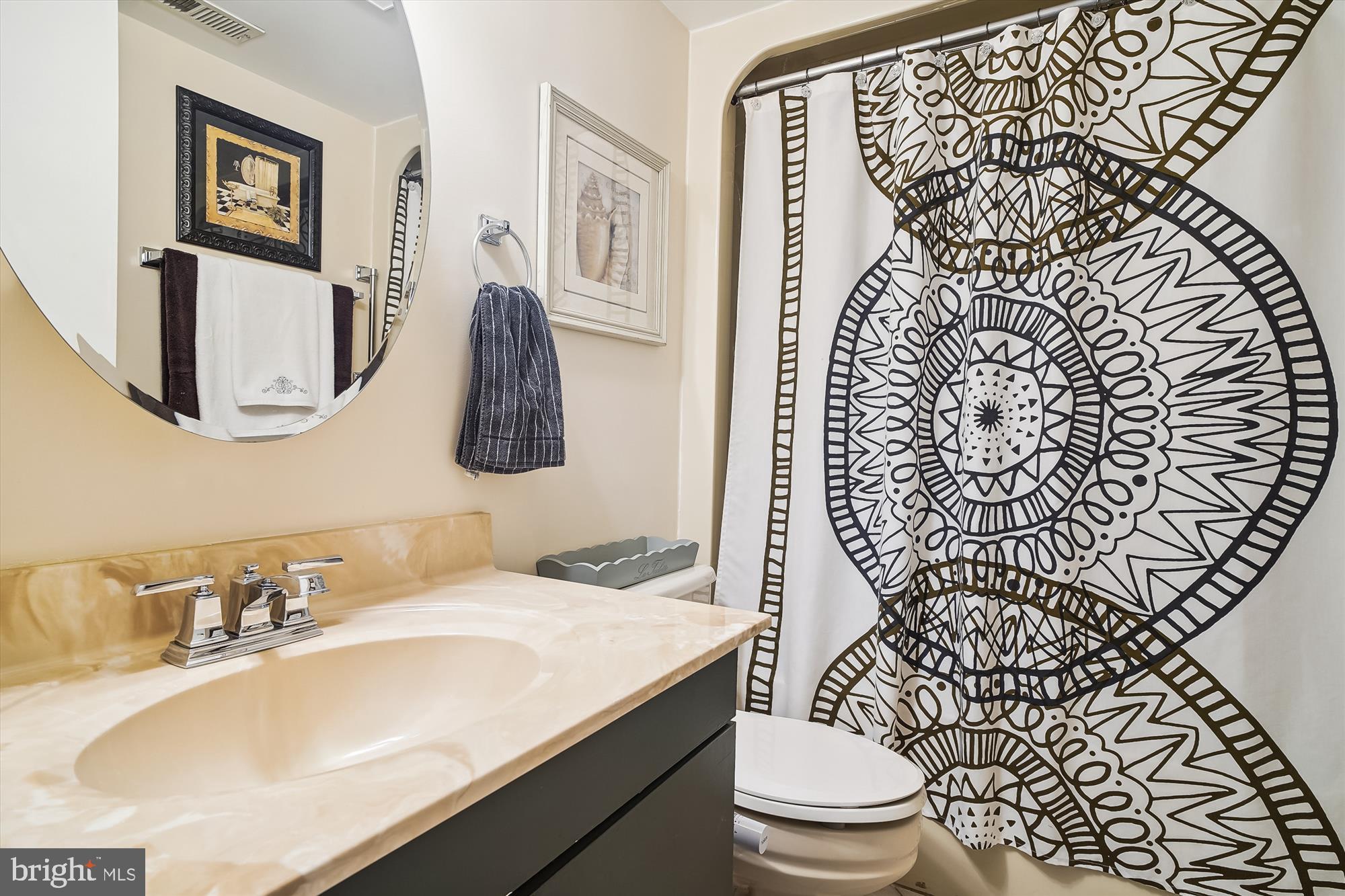 QUEENS LANDING - Residential