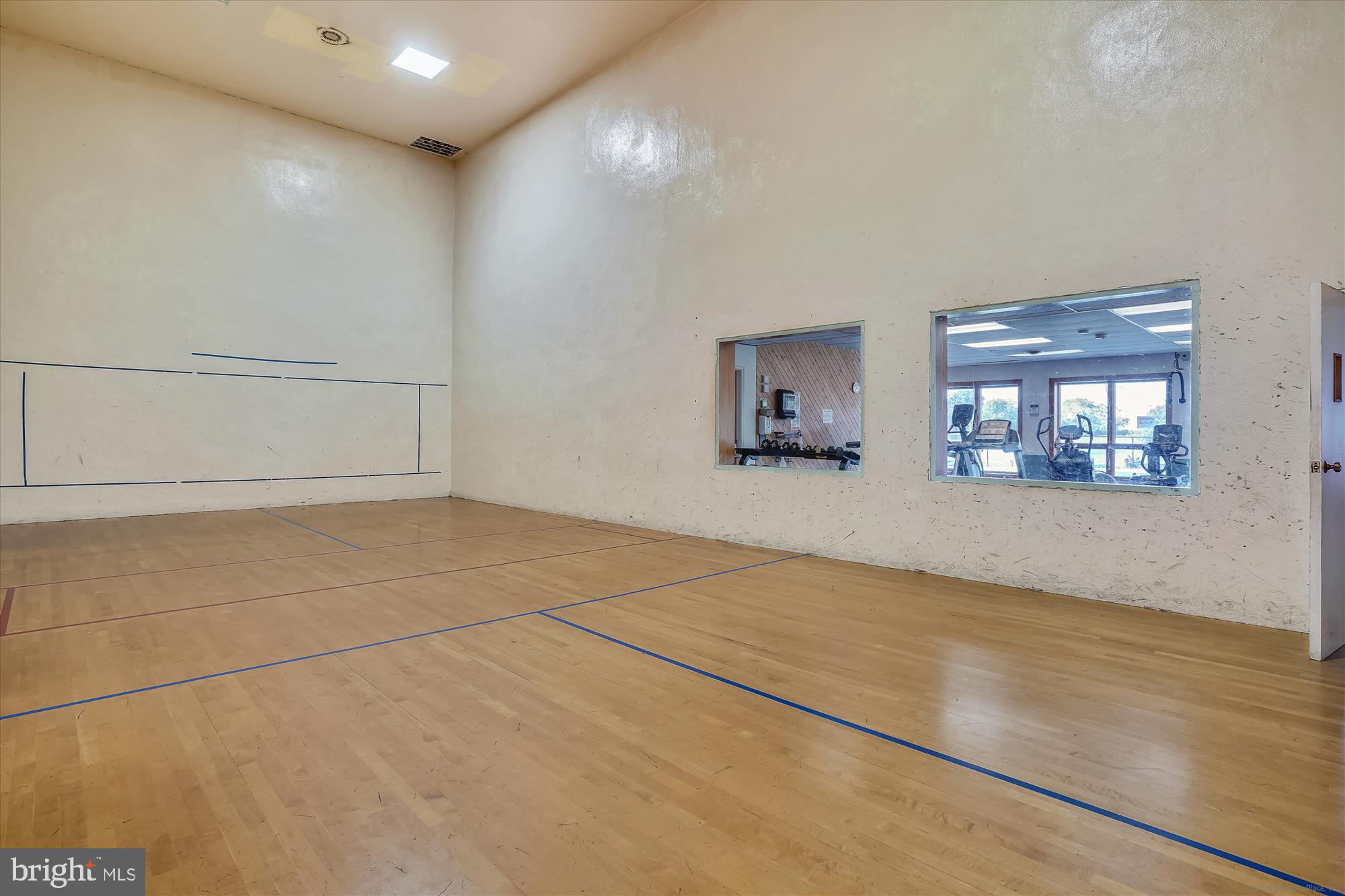 QUEENS LANDING - Residential