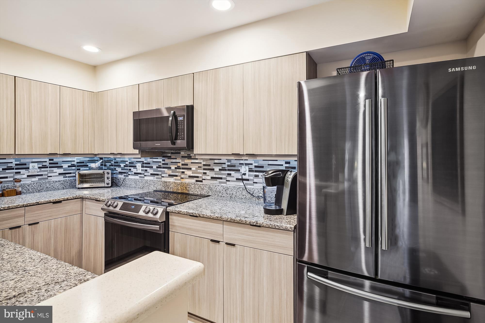 QUEENS LANDING - Residential