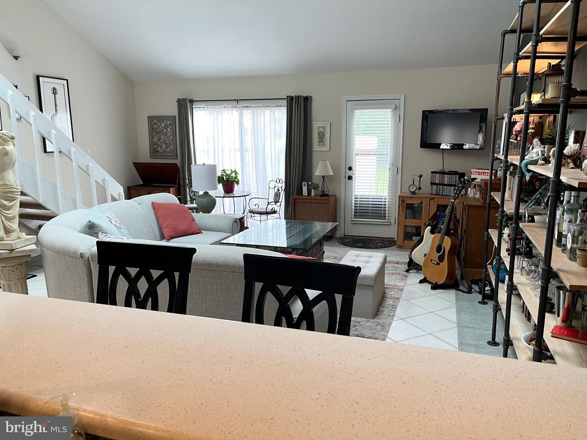 QUEENS LANDING - Residential