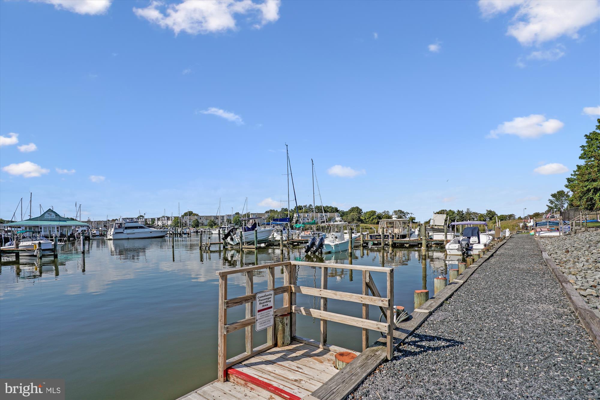 QUEENS LANDING - Residential