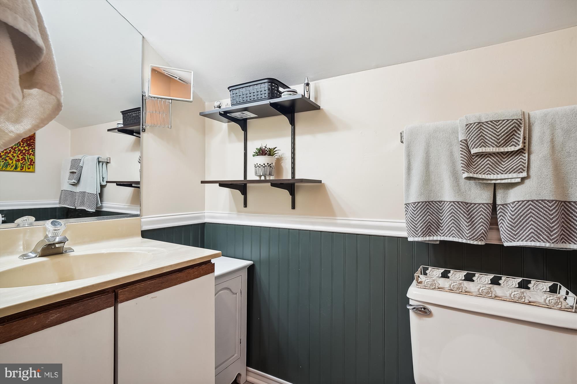 QUEENS LANDING - Residential