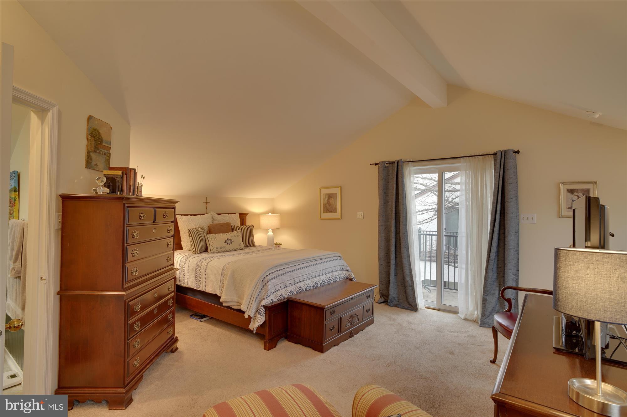 QUEENS LANDING - Residential