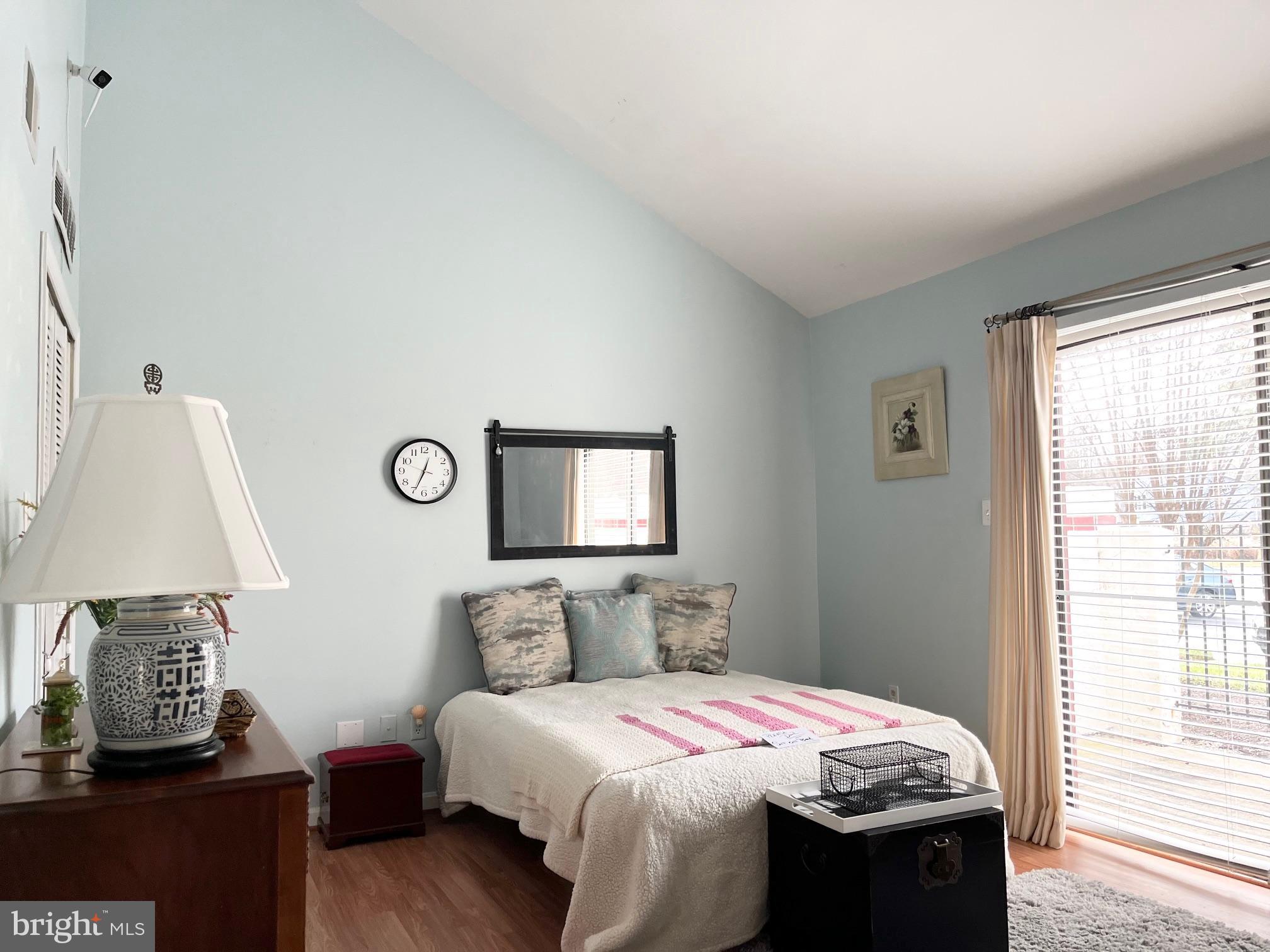 QUEENS LANDING - Residential