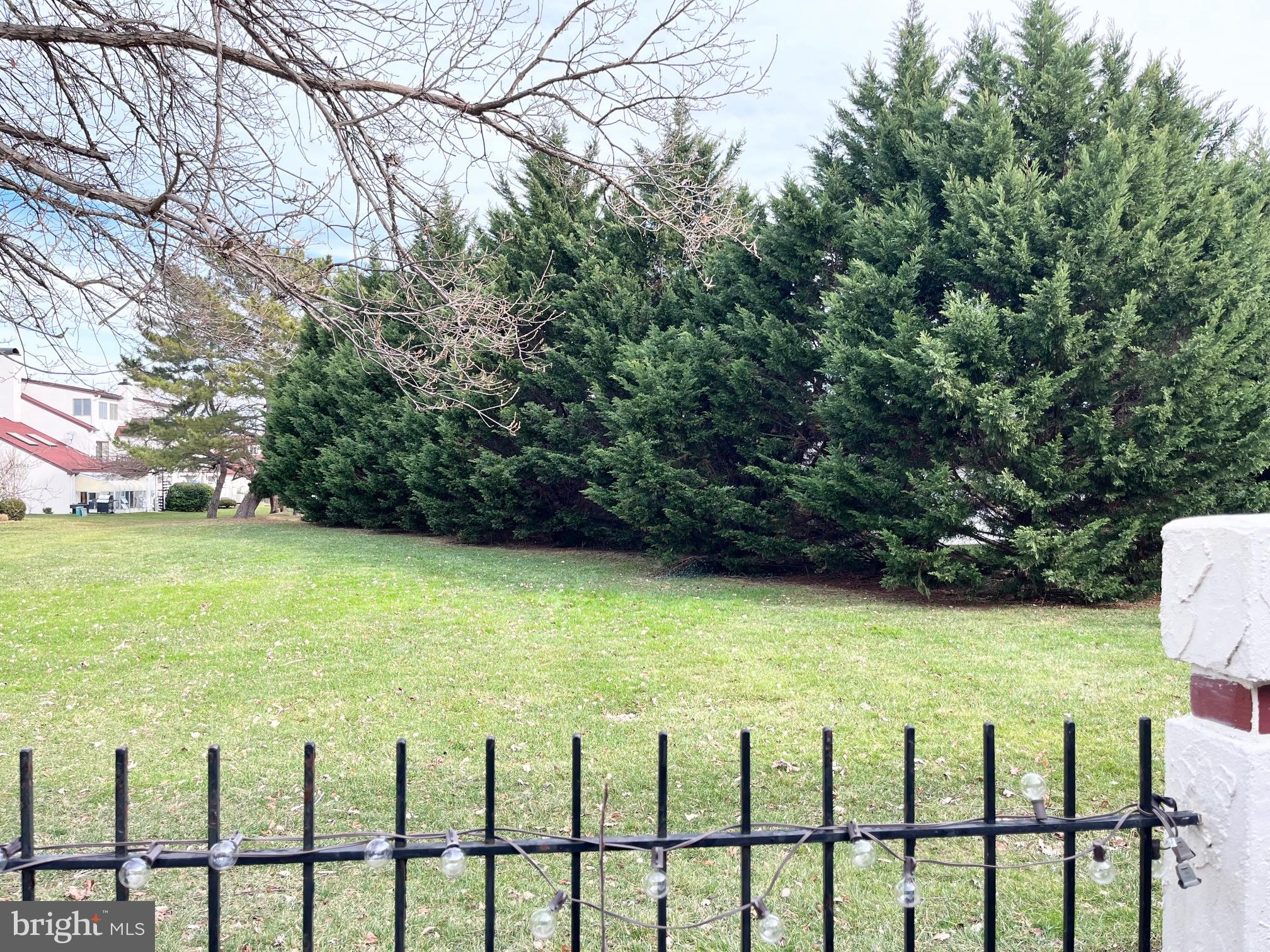 QUEENS LANDING - Residential