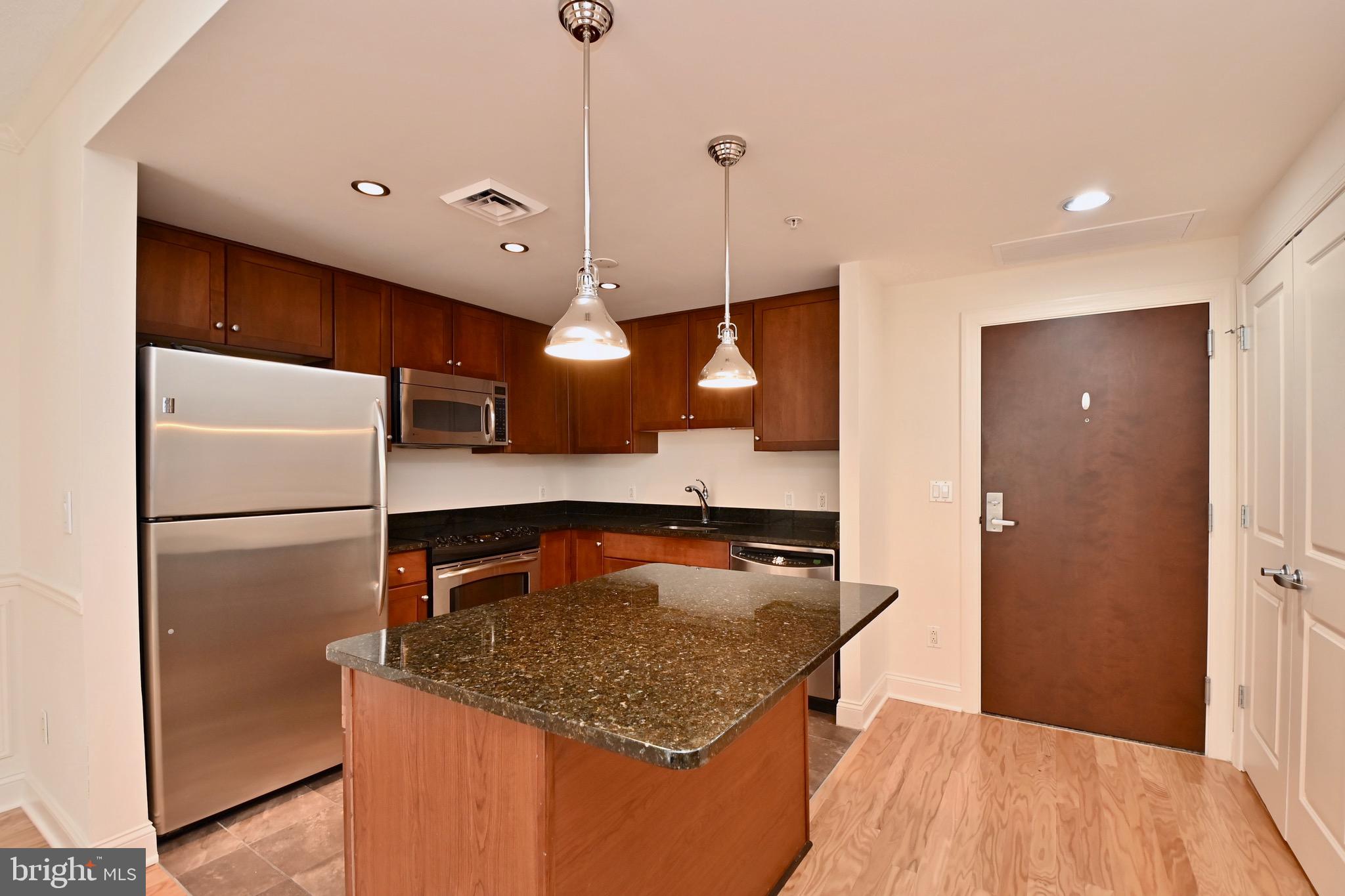 1020 N HIGHLAND STREET 807