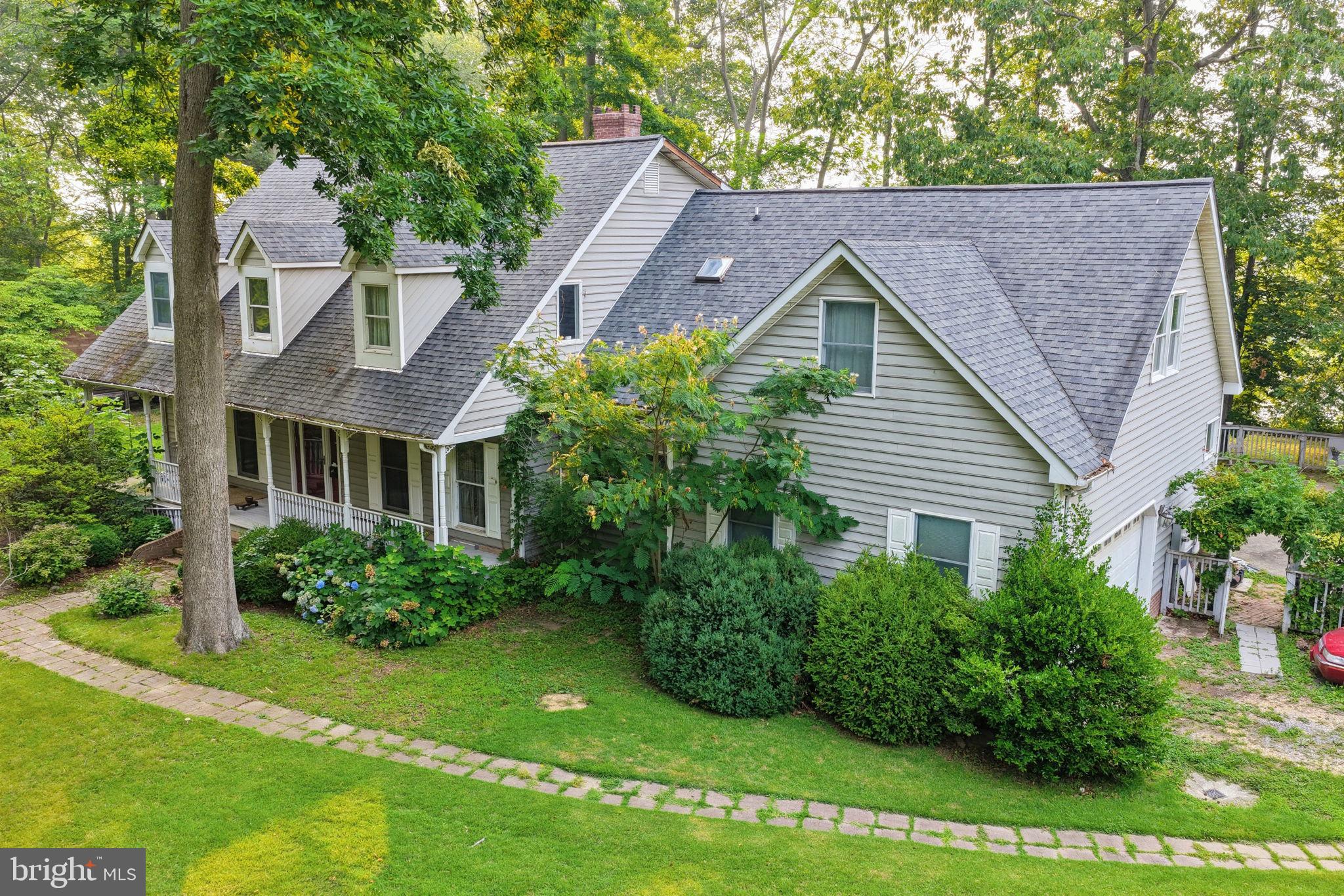 8821 DOROTHY LANE