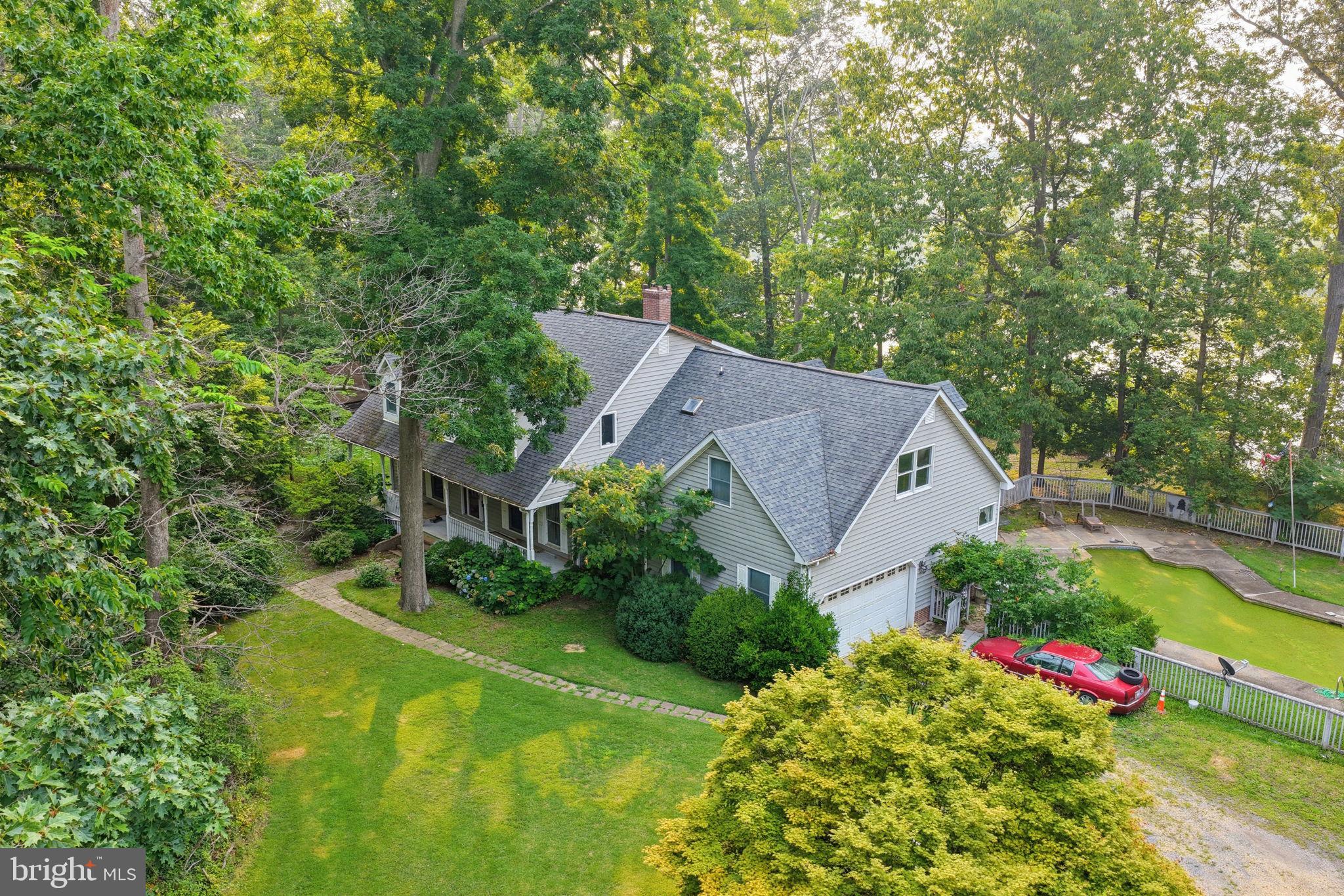 8821 DOROTHY LANE