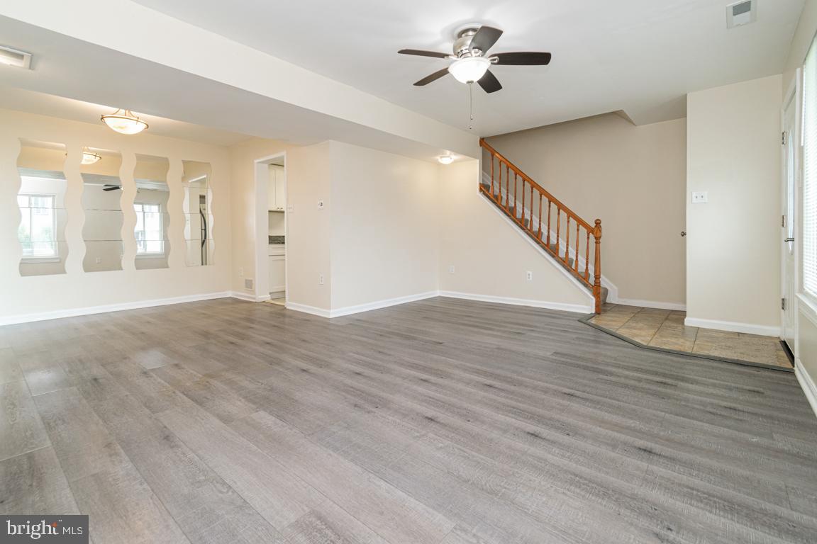 76 KING HENRY CIRCLE 76B