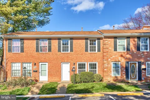 402 E Furman Drive E Unit 278, Sterling, VA MLS: VALO2095086