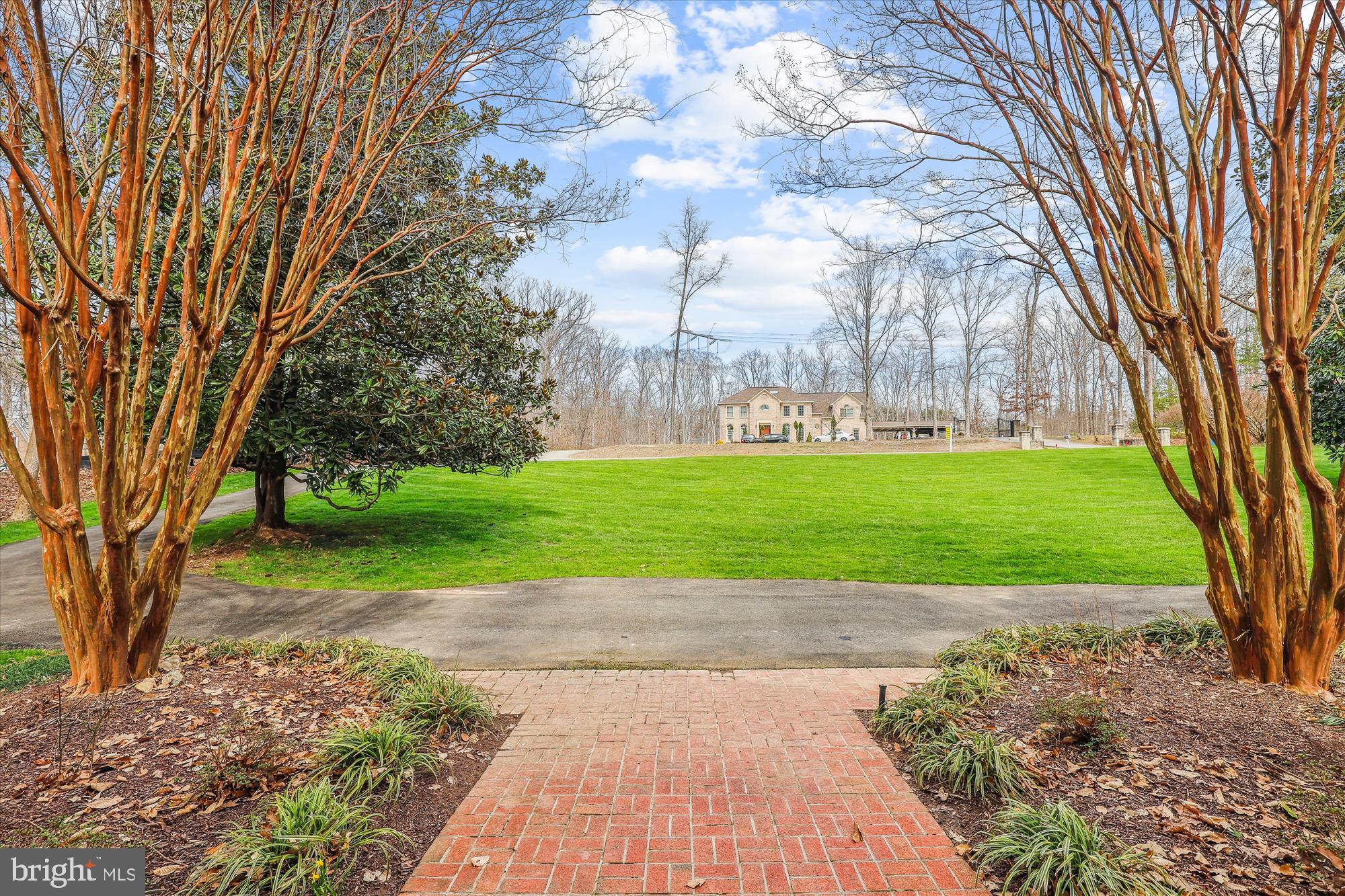 HAMPTON HILLS - Residential