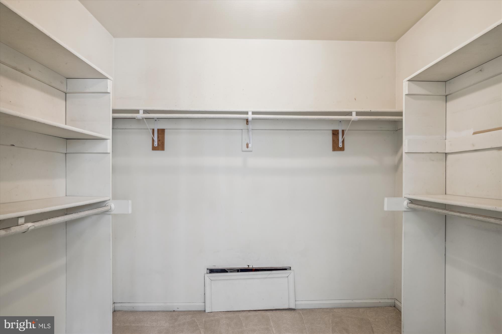 HAMPTON HILLS - Residential