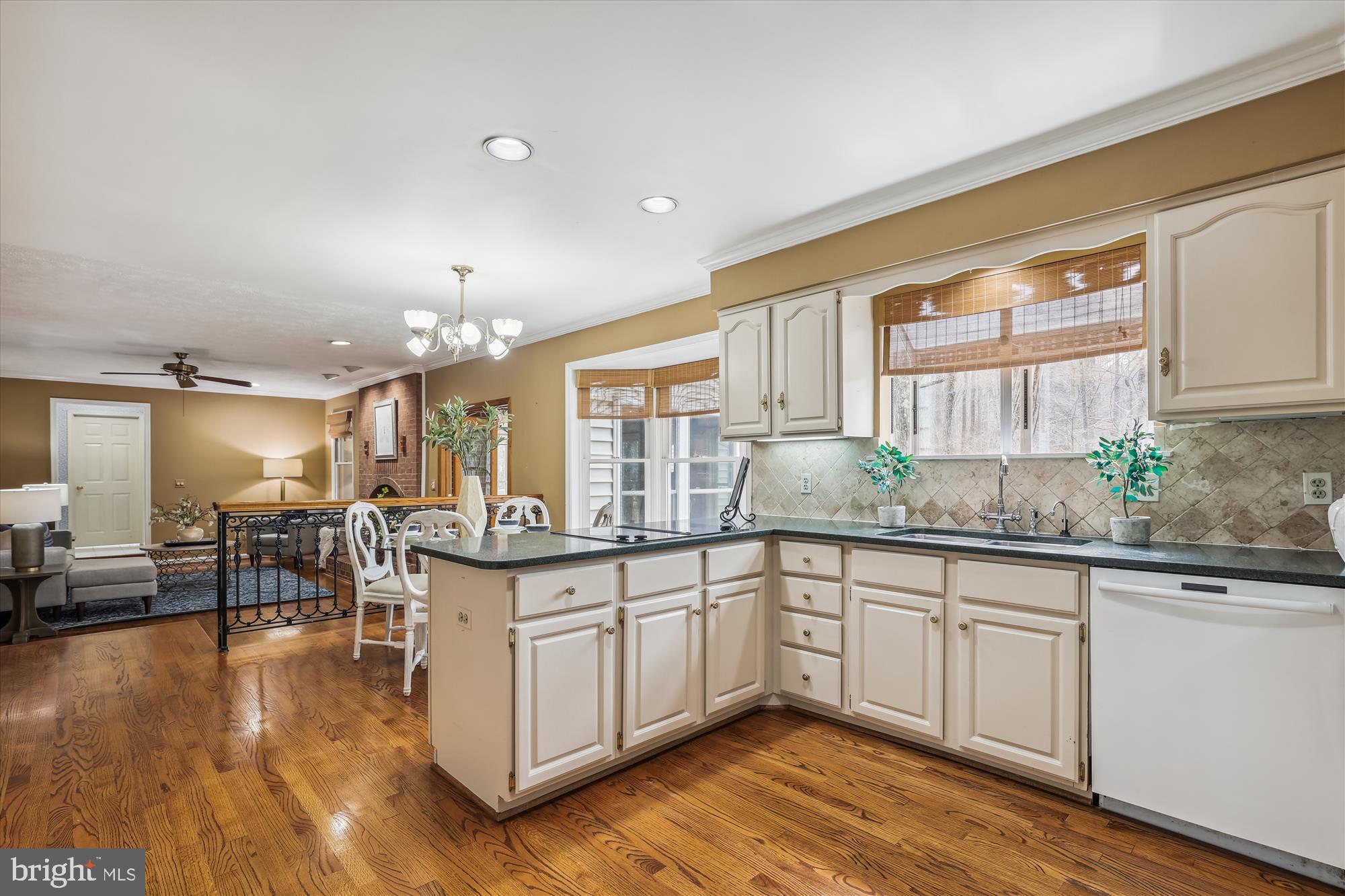 HAMPTON HILLS - Residential