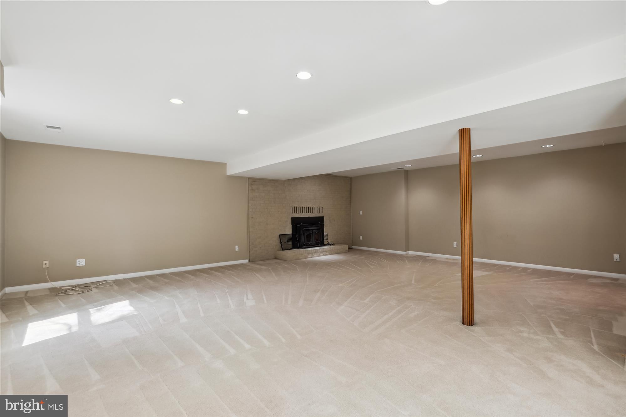 HAMPTON HILLS - Residential