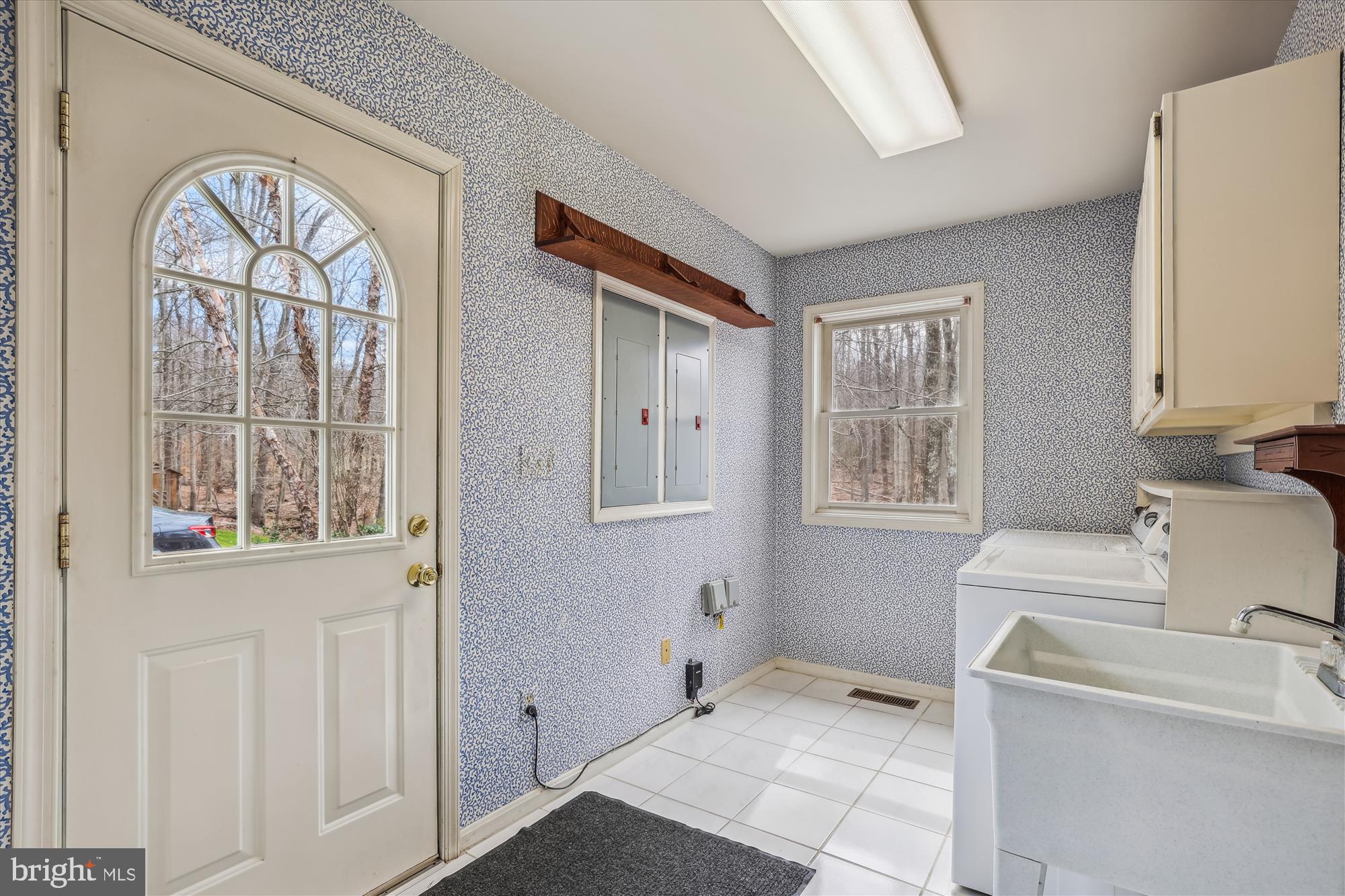 HAMPTON HILLS - Residential