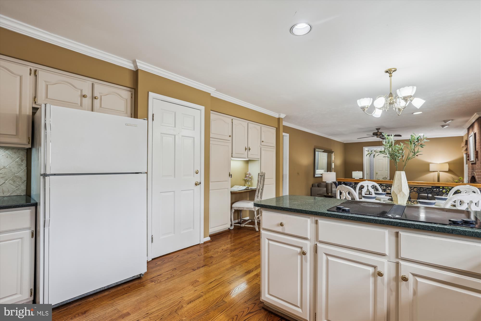 HAMPTON HILLS - Residential