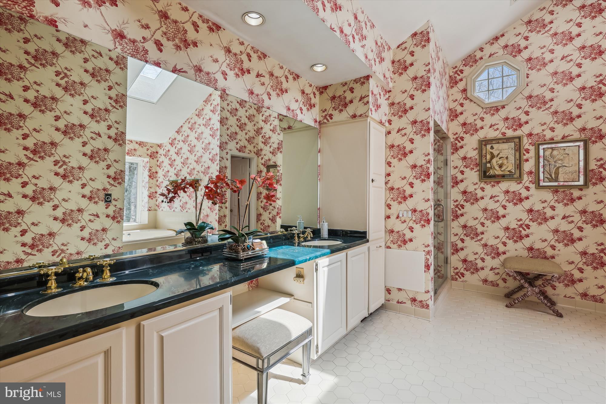 HAMPTON HILLS - Residential