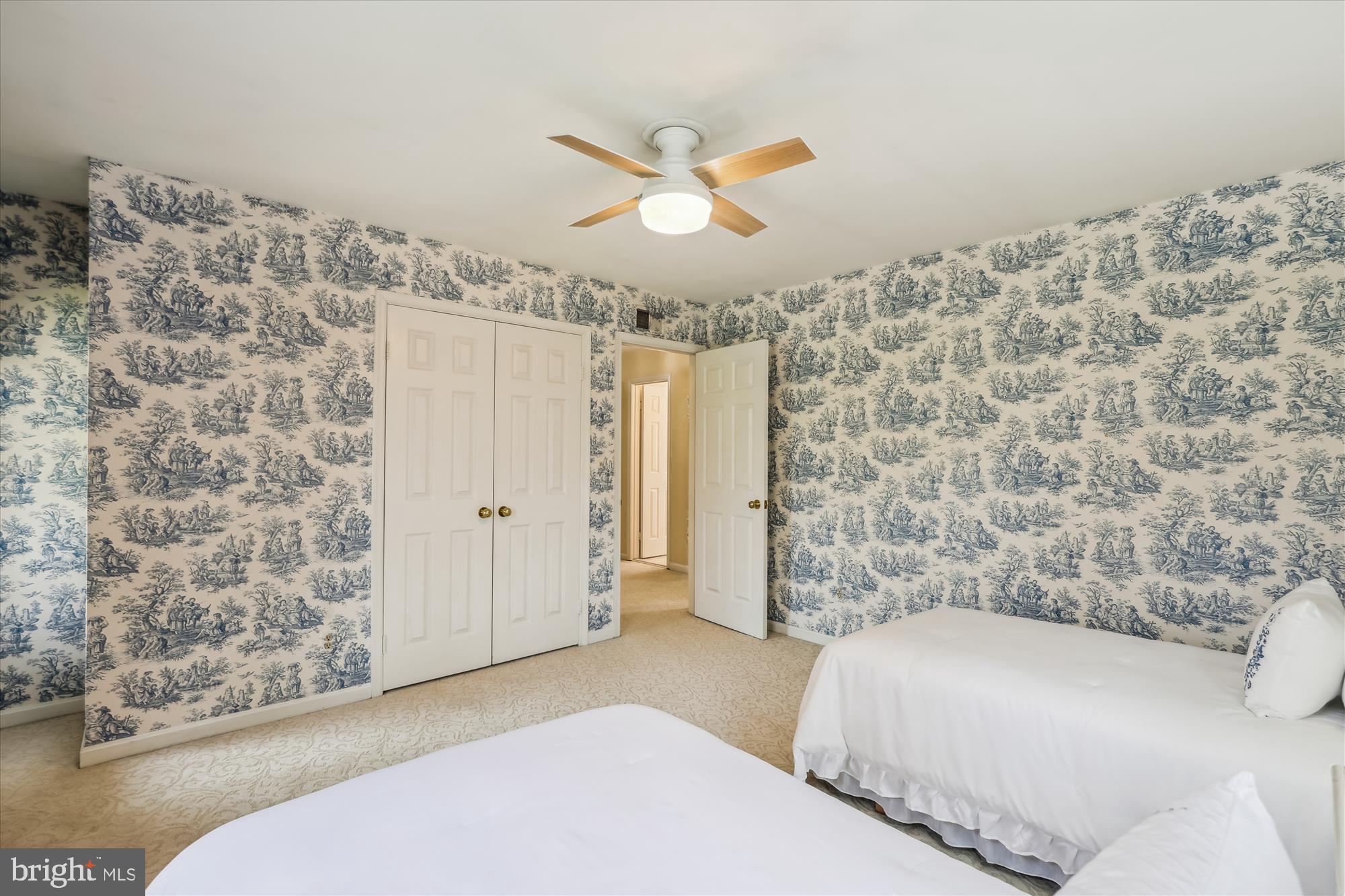 HAMPTON HILLS - Residential