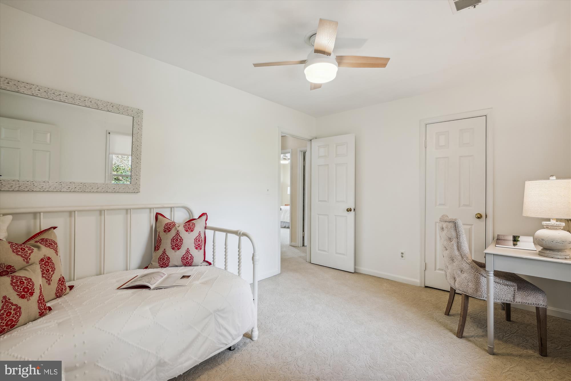 HAMPTON HILLS - Residential