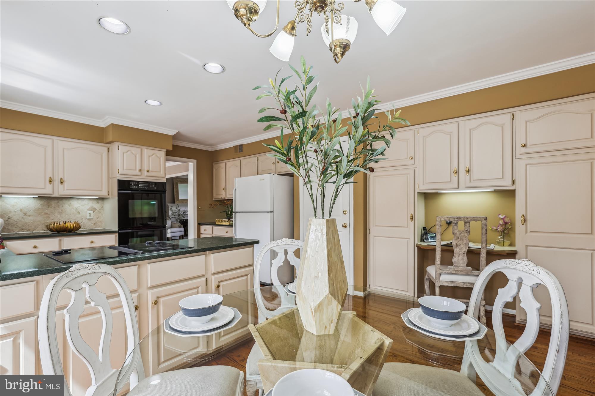 HAMPTON HILLS - Residential