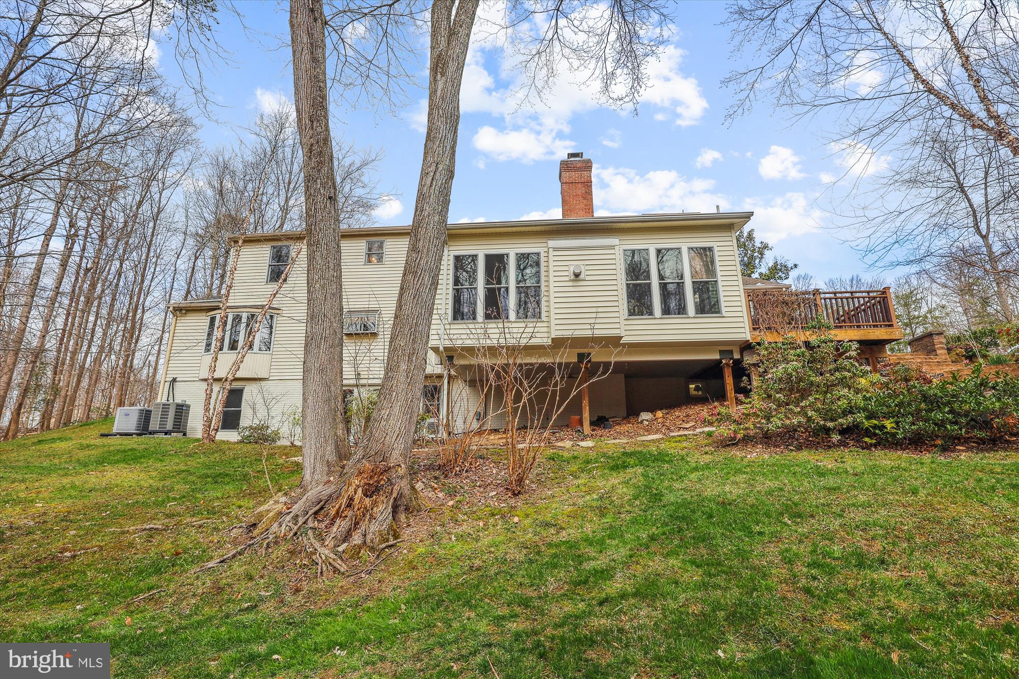 HAMPTON HILLS - Residential