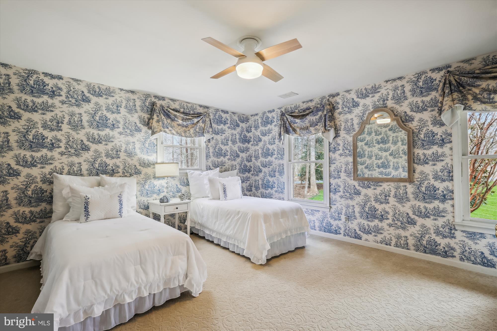 HAMPTON HILLS - Residential