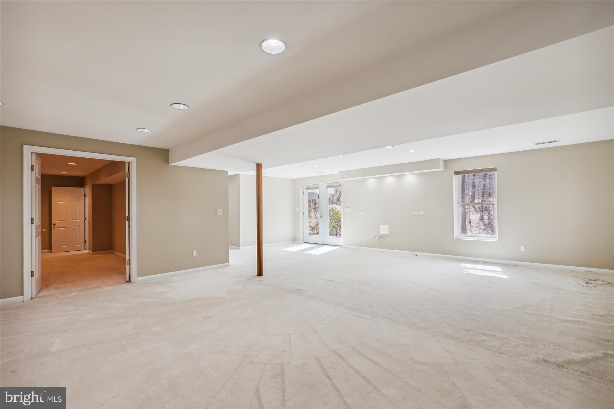 HAMPTON HILLS - Residential