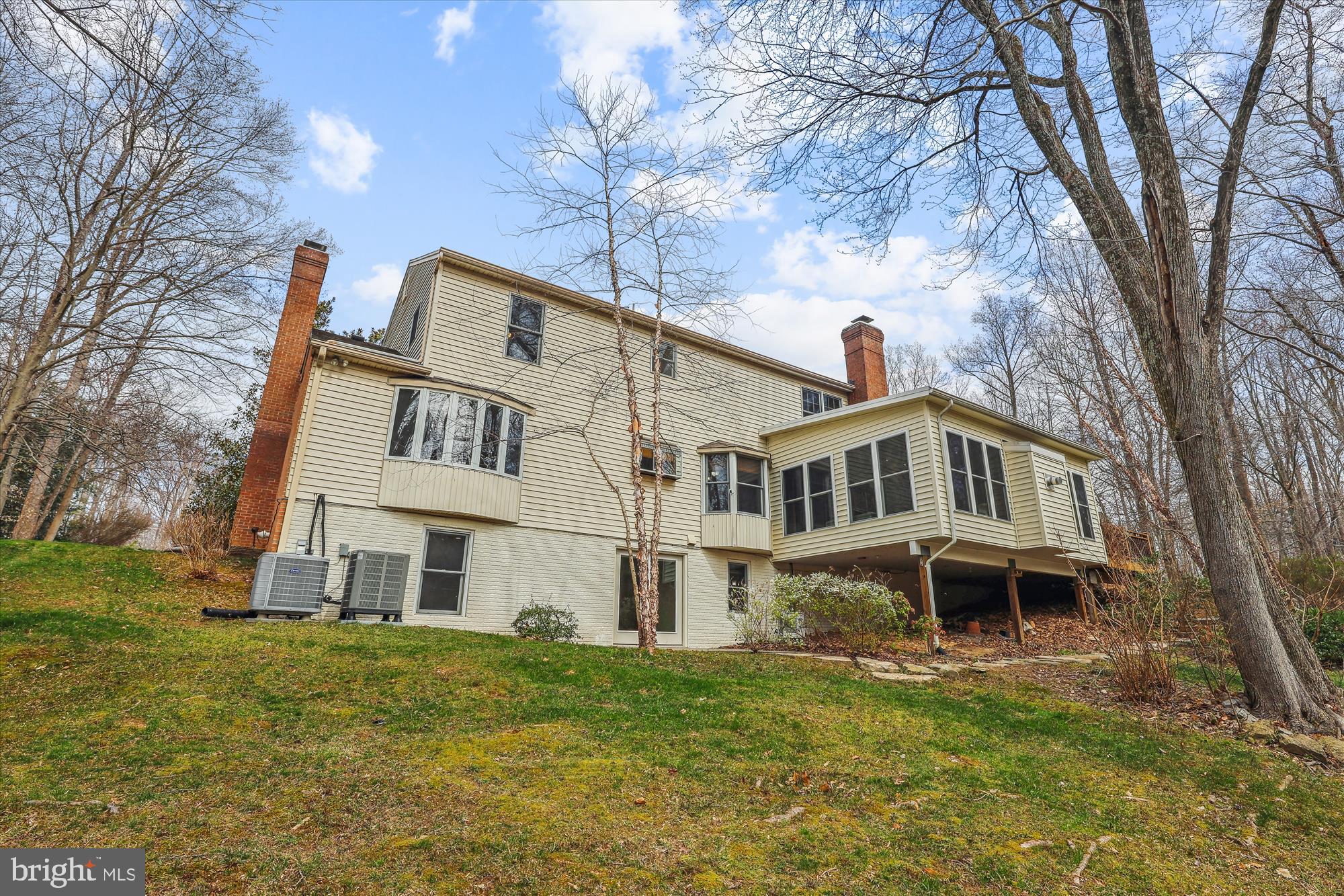 HAMPTON HILLS - Residential