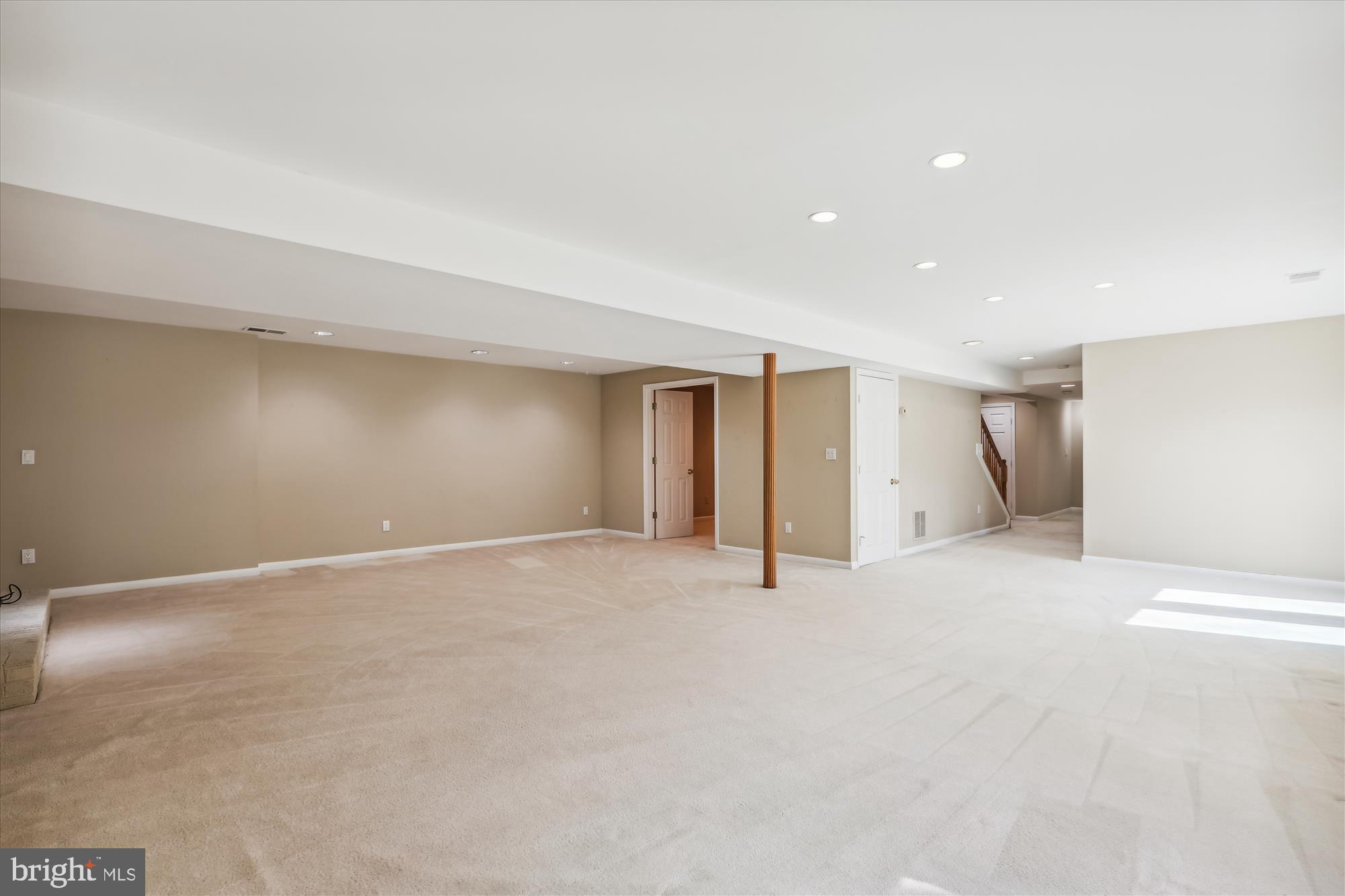 HAMPTON HILLS - Residential