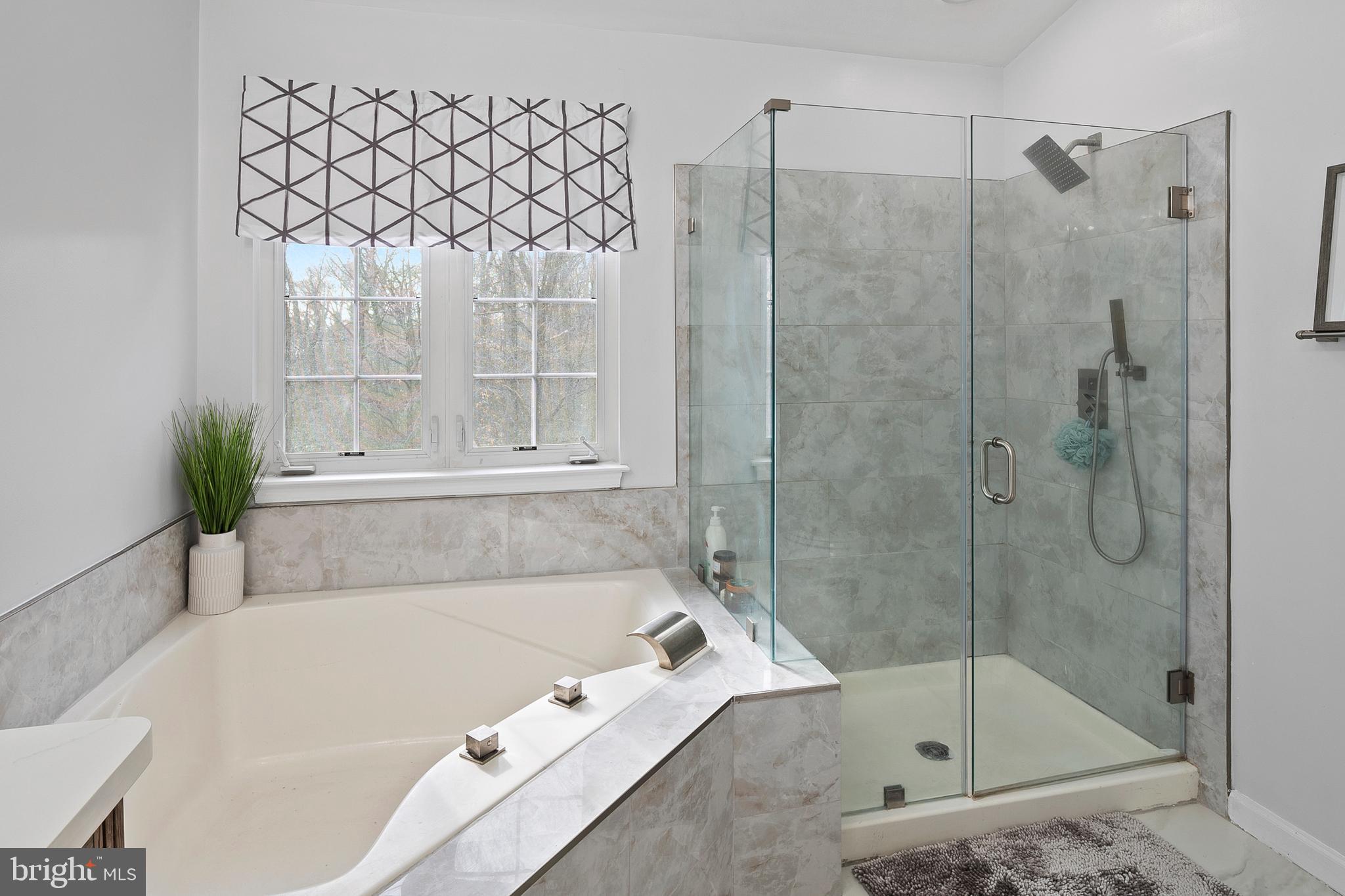 SUMMIT CREEK - Residential