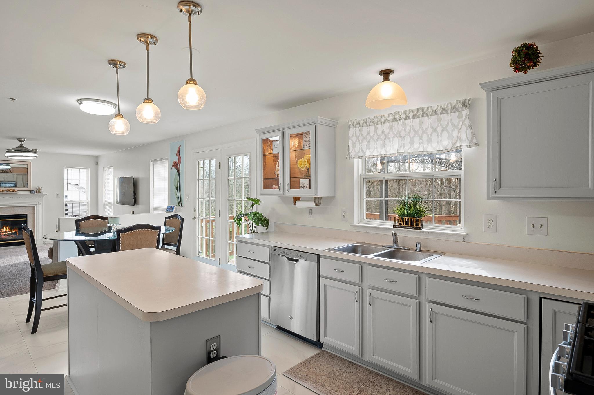 SUMMIT CREEK - Residential