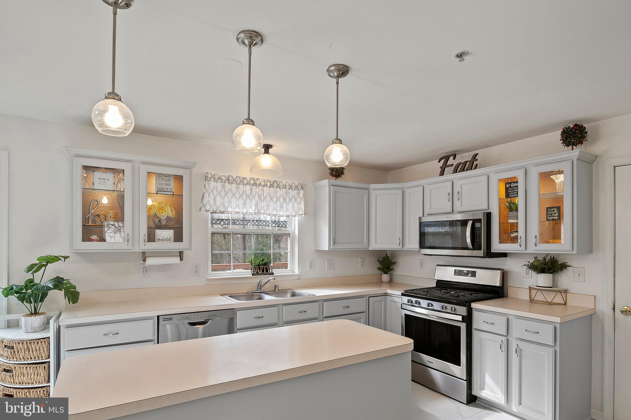 SUMMIT CREEK - Residential