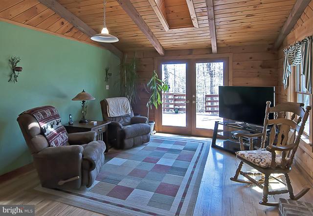 BEAR HOLLOW - Residential
