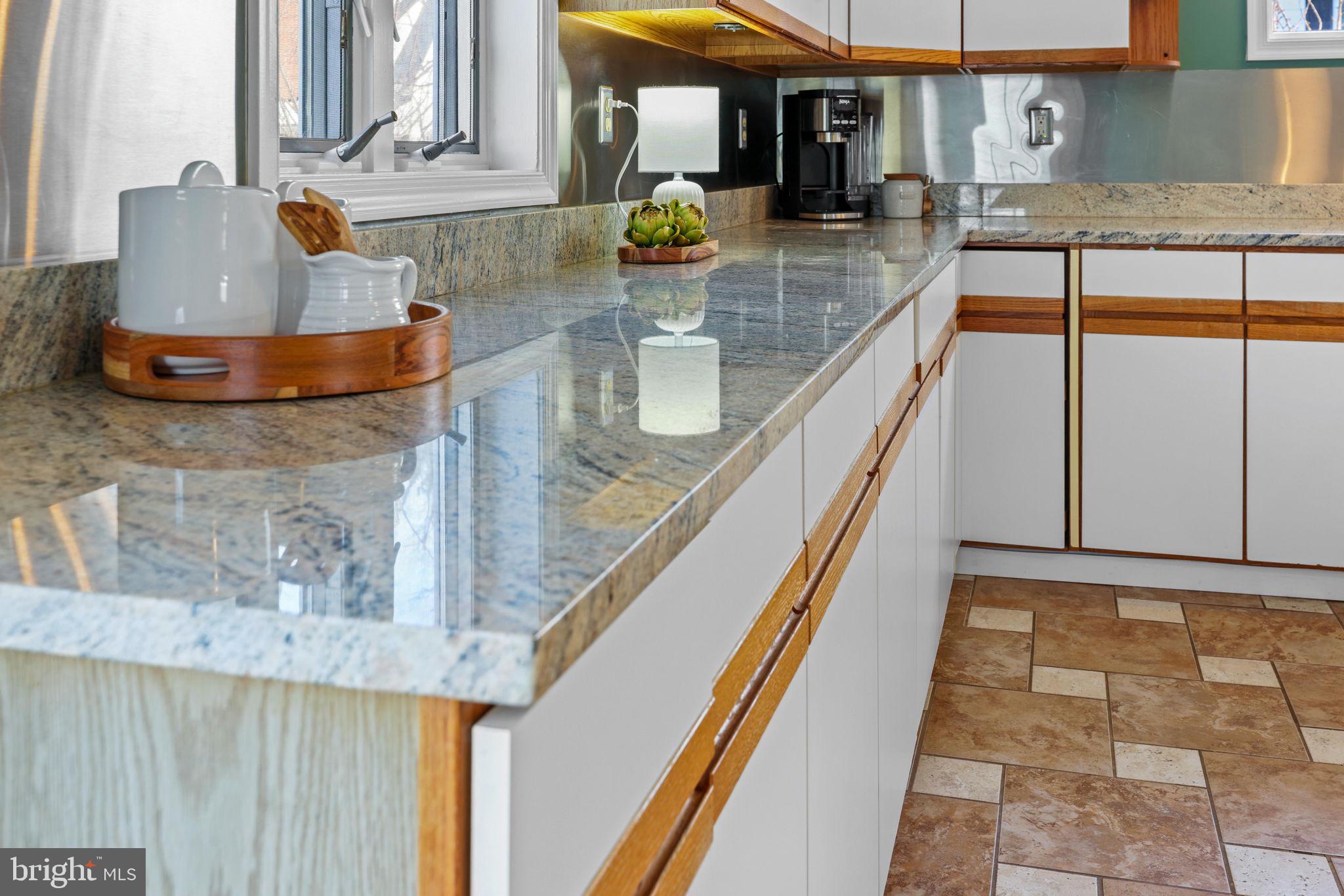 LUTHERVILLE - Residential